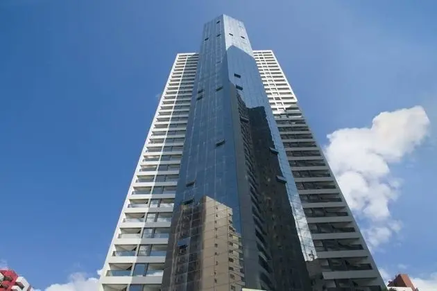 HY Beach Flats - International