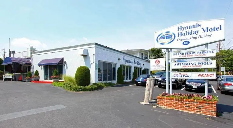 Hyannis Holiday Motel