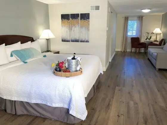 Hyannis Inn
