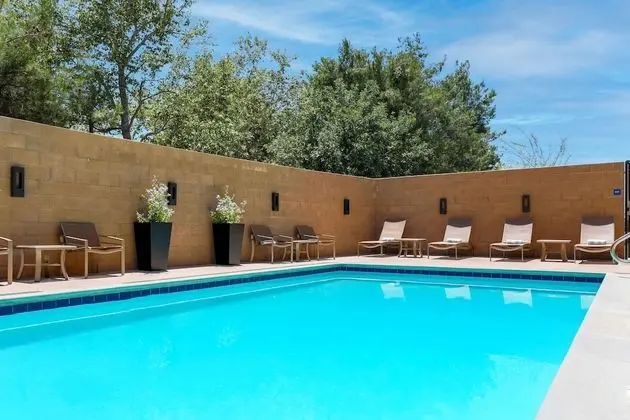 Hyatt House Davis - Havuz
