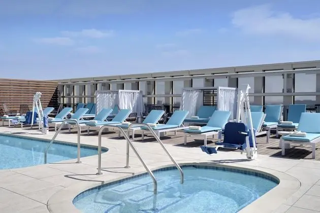 Hyatt House LAX/Century Blvd - Havuz