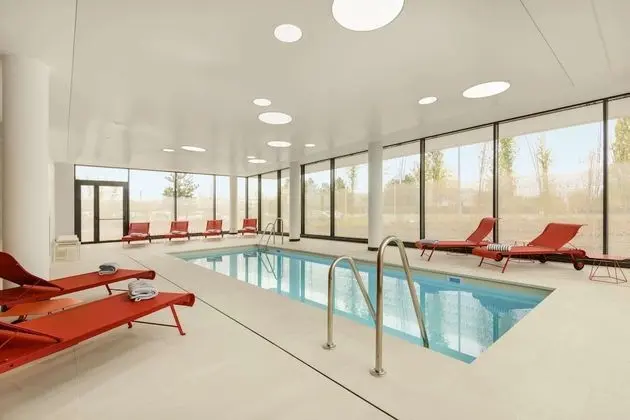 Hyatt House Paris Charles de Gaulle Airport - Havuz