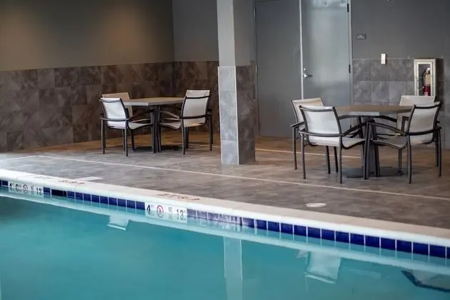 Hyatt Place Altoona/Des Moines - Havuz