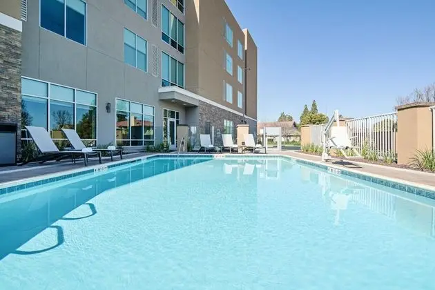 Hyatt Place Bakersfield - Havuz