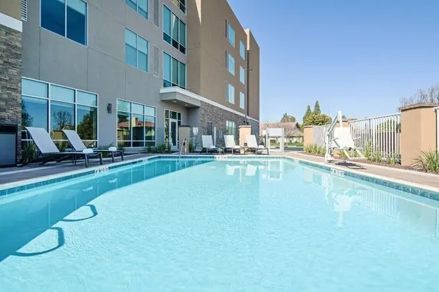 Hyatt Place Bakersfield - Havuz