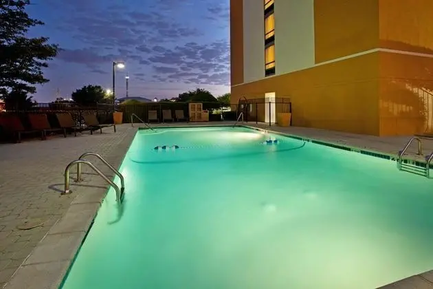 Hyatt Place Dallas/Arlington - Havuz