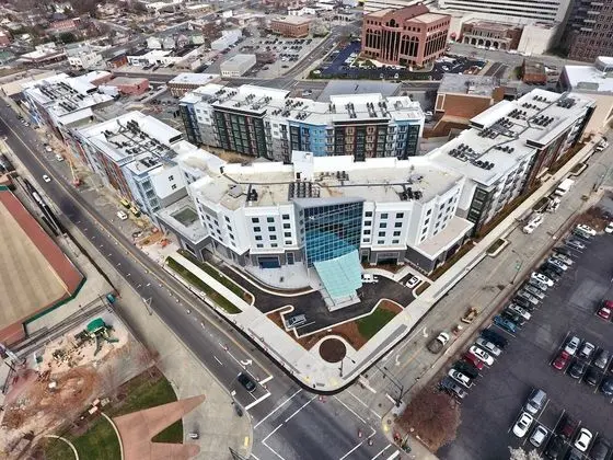 Hyatt Place Greensboro/Downtown - Dış Mekan