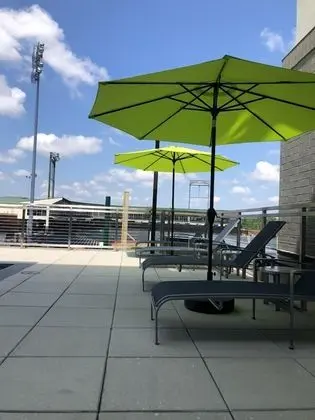 Hyatt Place Greensboro/Downtown - Havuz