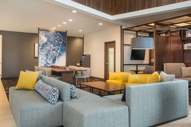 Hyatt Place Hampton Convention Center - Lobi