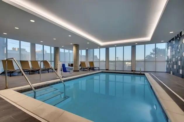 Hyatt Place Iowa City Downtown - Havuz
