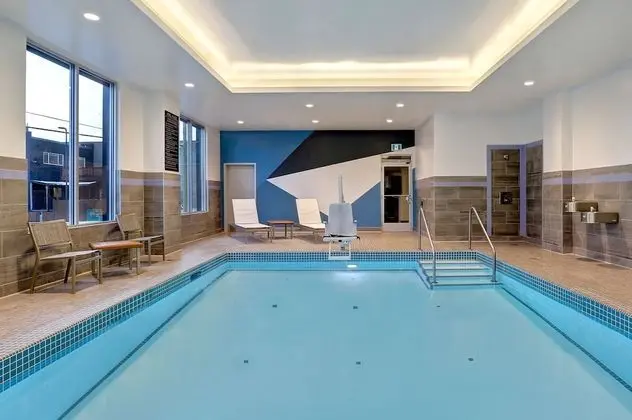 Hyatt Place Prince George - Havuz