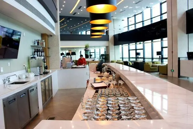 HYATT Place Shenzhen Airport - Yeme / İçme