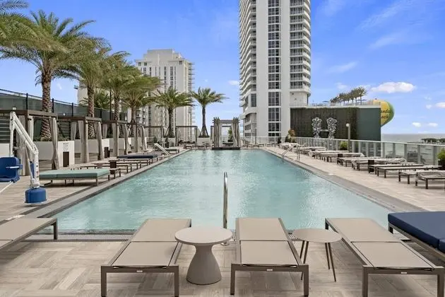 Hyde Beach House Apartments by SV Rentals - Havuz
