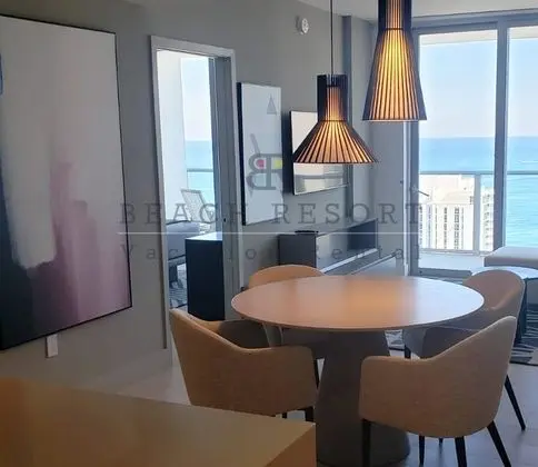 HYDE Beach House Resort Rental - Oda