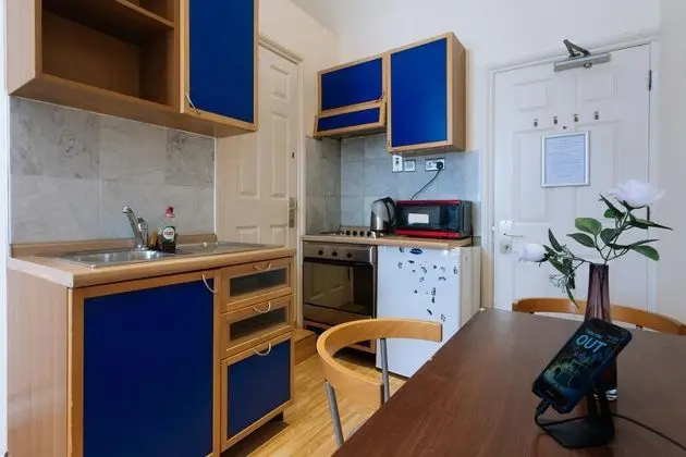 Hyde Park Economy Apartments