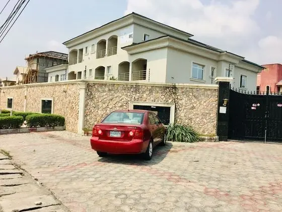 Hymax Grace Hotel and Suites