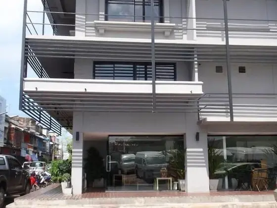 I Room Hotel