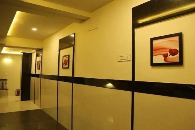 i-Roomz Pratap Residency