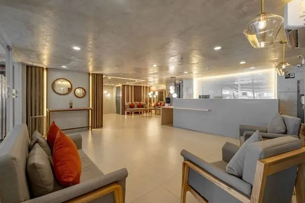 iHotel Uptown BGC - Lobi