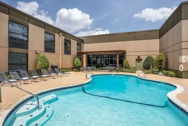 IBAN Dallas Park Central Hotel, Trademark by Wyndham - Havuz