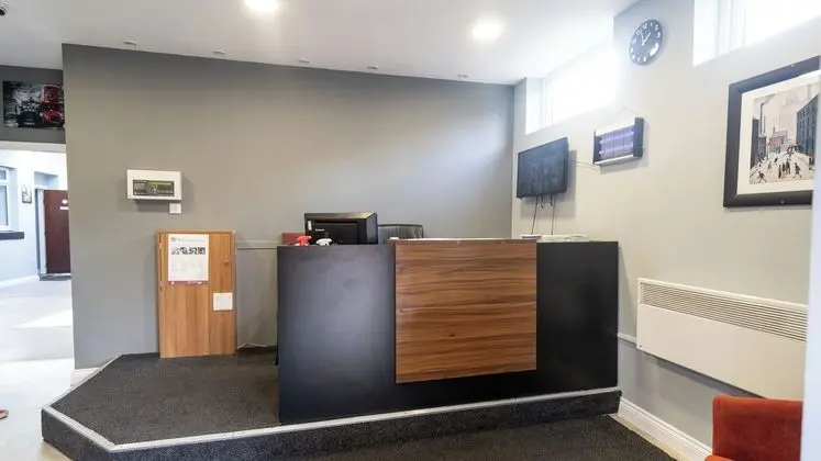 IBI IMPERIAL - SALFORD - Lobi