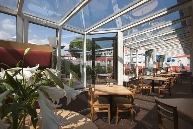 Ibis 3 Lacs Neuchatel Hotel - İç Mekan