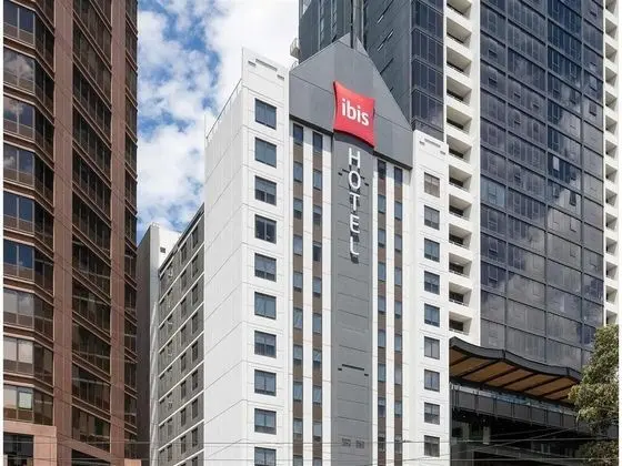 Ibis Hotel And Apartments