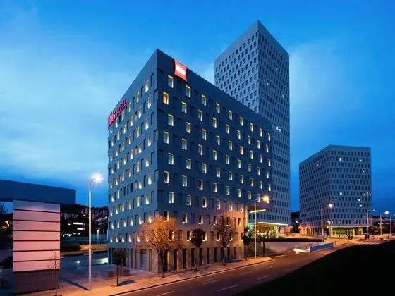 ibis Barcelona Santa Coloma - Genel
