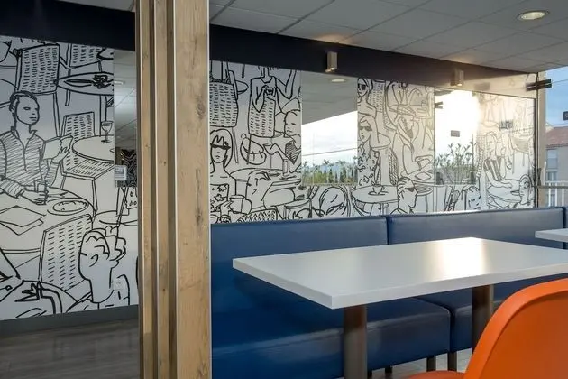 ibis budget Fréjus Saint-Raphaël Centre et Plage - Yerinde Yemek