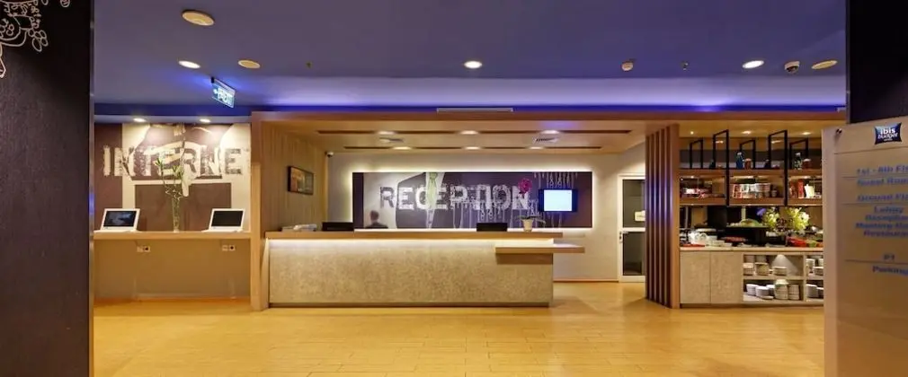 Hotel ibis budget Jakarta Airport - Lobi