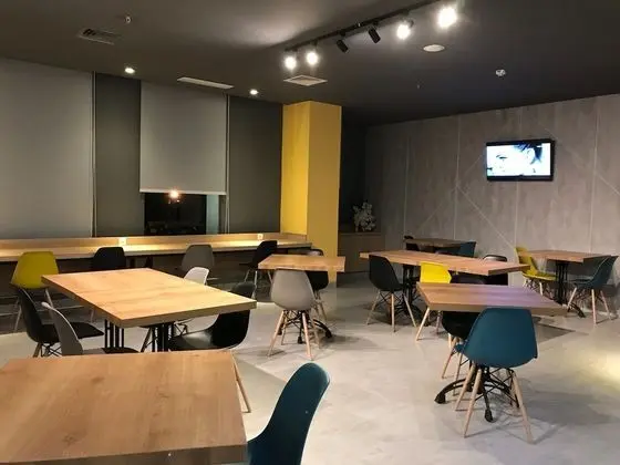 ibis budget Surabaya Diponegoro - Yerinde Yemek