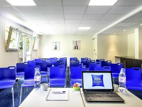 ibis budget Valenciennes Petite Forêt - Genel