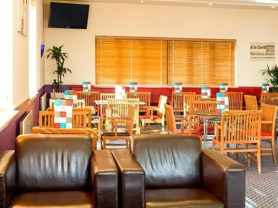 ibis Cardiff Gate - Yeme / İçme