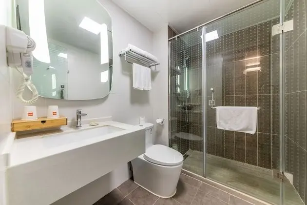 Ibis Chongqing Jiefangbei Pedestrian Street Hotel - Banyo Tipleri
