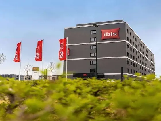 ibis Duesseldorf Airport - Dış Mekan