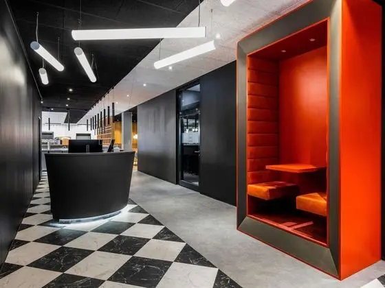 ibis Duesseldorf Airport - Dış Mekan