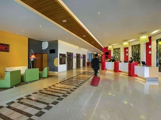 ibis Gurgaon Golf Course Road Hotel - Lobi