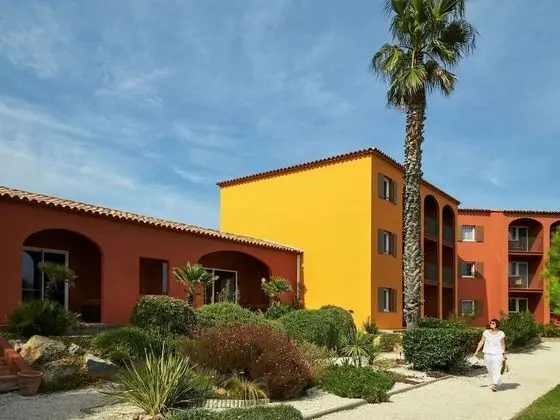 Ibis Hyères Plage Thalassa - Dış Mekan