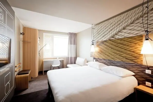 IBIS LYON CARRE DE SOIE