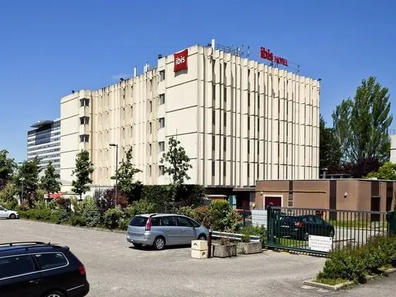 ibis Lyon Est Bron