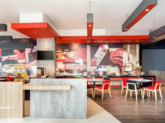 Ibis Makassar City Center - Yeme / İçme
