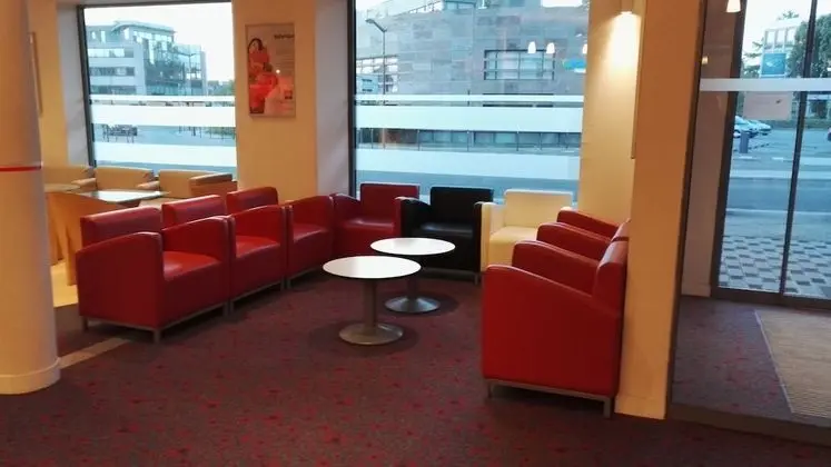 ibis Maubeuge - Lobi