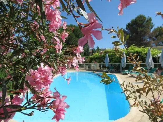 ibis Nimes Ouest - Havuz