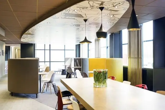Hotel ibis Schiphol Amsterdam Airport - Lobi