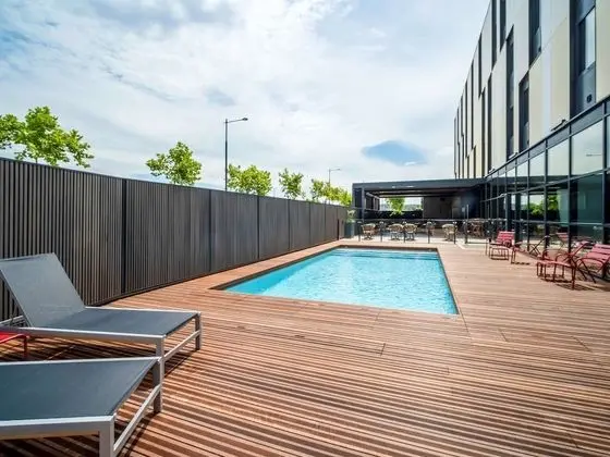 ibis Styles Castelnaudary - Havuz