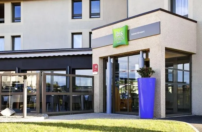 Ibis Styles Clermont Ferrand Le Brezet Aeroport