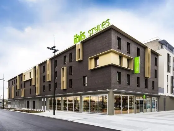 ibis Styles Guyancourt Versailles - Dış Mekan