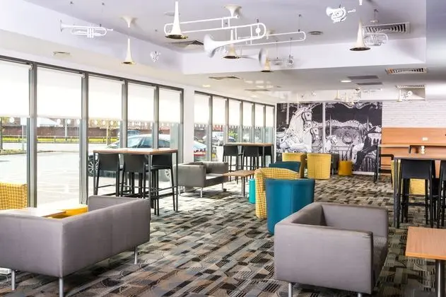 Ibis Styles Haydock - Lobi