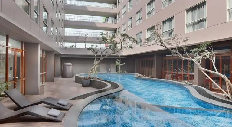 Ibis Styles Jakarta Airport - Havuz