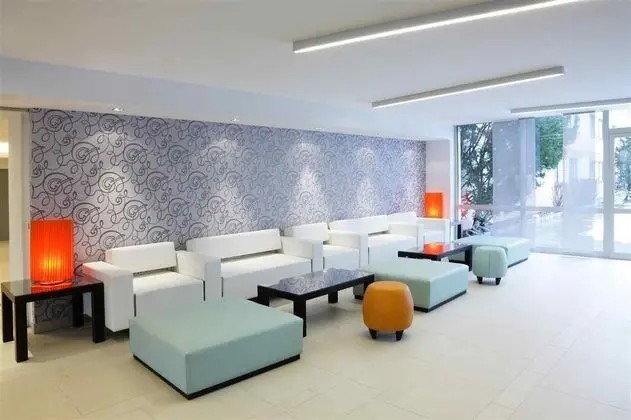 Ibis Styles Hotel Linz - Lobi